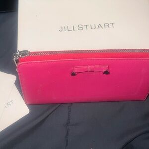 Jill Stuart Vibrant Pink Wallet with Bow Accent has box and cards